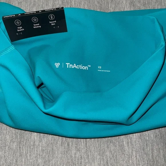 Aritzia Tna Butter Cheeky High-rise 5 inch short - Picture 3 of 6